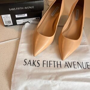 Saks Fifth Avenue - Nude Pointed-Toe Leather Pumps. Kitty Heel